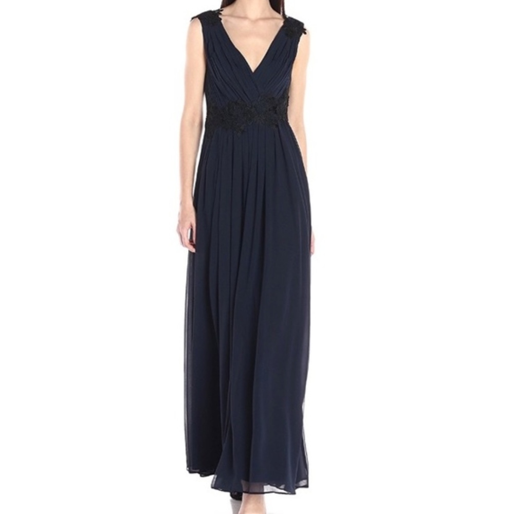 Vera Wang Chiffon With Gupiure Lace Trim (Navy)